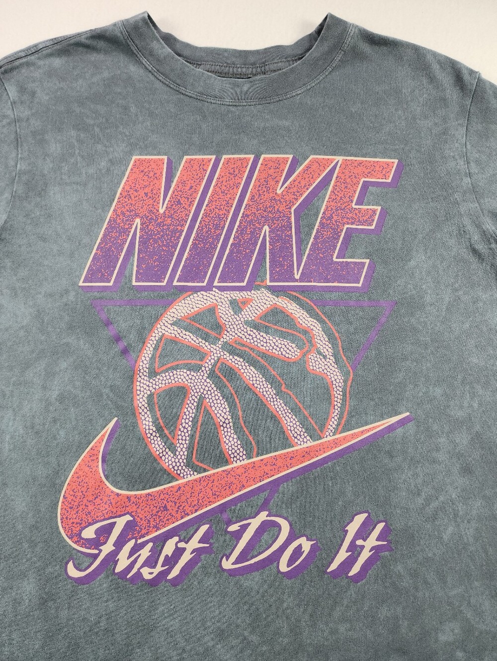Nike Women's Just Do It Basketball Graphic Tee Vintage Wash XS Gray - Picture 5 of 7
